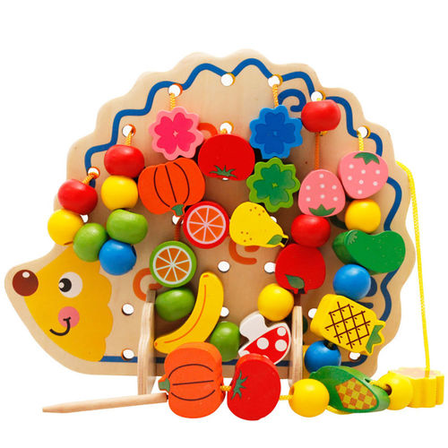82 Pcs Lacing de madeira e grânulos vegetais Stringing fruta do brinquedo com Hedgehog Board para crianças Crianças