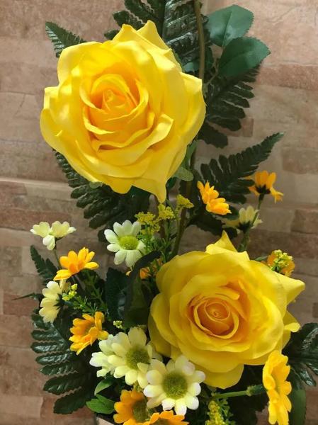 Arranjo Rosas Amarelas - Flores e Cia