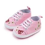 Baby Girl suave Sole Calçados Bordado antiderrapante para o infante Prewalker Shoes