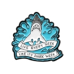 Carta De Onda De Tubarão Dos Desenhos Animados Broche De Esmalte Pin Denim Jacket Collar Backpack Badge