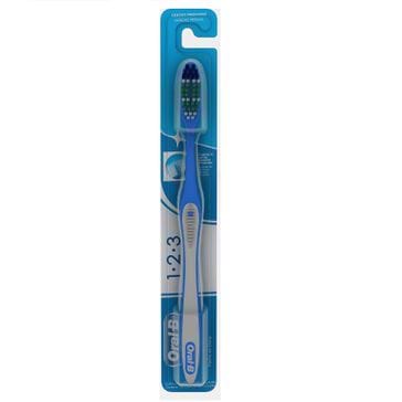 Escova de Dente Oral-B Classic Limpeza Brilhante