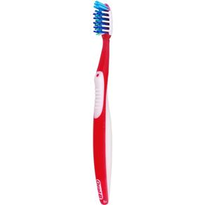 Escova de Dente Oral-B Pro-Saúde 7 Benefícios Macia 40 - Vermelho
