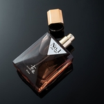 Homens Charme Perfume de longa duração Portátil Clássico Colônia Cavalheiro Fragrância de madeira