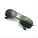 Homens UV400 Polarized Aviador Moda leves óculos de sol Outdoor Sports Driving Óculos Eyewear Lens cor aleatória