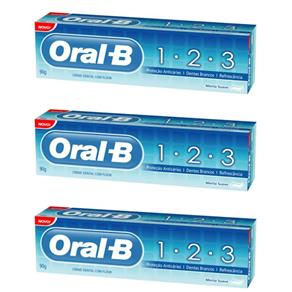 Kit com 3 Oral B Anti Carie Creme Dental 70g