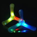 Criativa Flashing Boomerang plástico vôo Tri Lâmina Esportes Brinquedos (Mantenha um estoque)