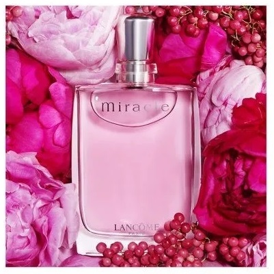 Miracle Feminino 50ML Eau de Parfum. um Perfume Refrescante e Floral.