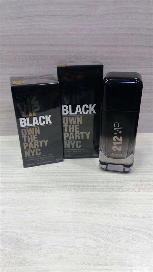 Perfume 212 Vip Black Masculino Eau de Parfum 100Ml - Carolina Herrera (100ml)