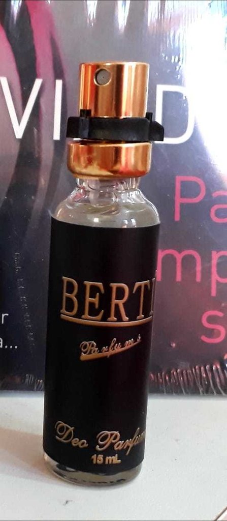 Perfume Afrodisiaco com Pheromonio para Ele Seduzir- Cod 1216 (CAROLINE HERRERA 212 SEXY)