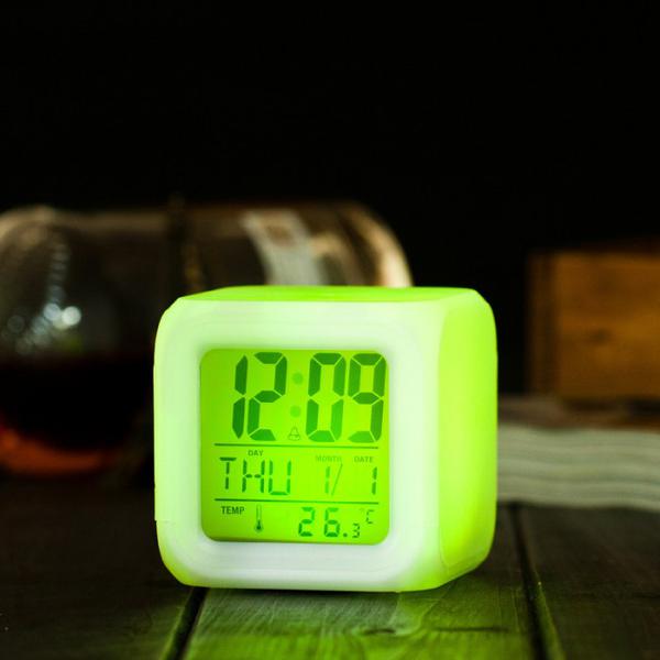 Relógio Cubo com LED 7 Cores - Yaay