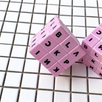 Rosa Black Magic Cube Educacional Toy presente plástico Mini 5.8 * 5,8 centímetros para adultos dos miúdos