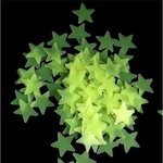 Ficha técnica e caractérísticas do produto 100PCS plástico Estrelas fluorescentes decorativas adesivos de parede 3D para o quarto do bebê Quarto Tectos Redbey
