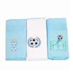 Ficha técnica e caractérísticas do produto Kit Fralda Masculino Azul Claro com 3 Unidades Bordada Futebol