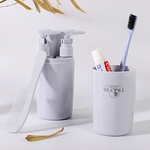 Ficha técnica e caractérísticas do produto 4Pcs / Set portátil de Viagem de lavar roupa Cup Shampoo Shower Set Armazenamento Gel Comb Bottle