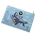 Ficha técnica e caractérísticas do produto Necessaire Envelope Ó Design Tubarão Azul