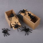 Ficha técnica e caractérísticas do produto Simular Insect Estilo assustador Tricky pequeno Toy Box de madeira para a ferramenta engraçada Prank Ferramentas engraçadas de brincadeira